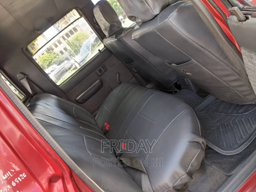 Toyota Hilux 2003 Red