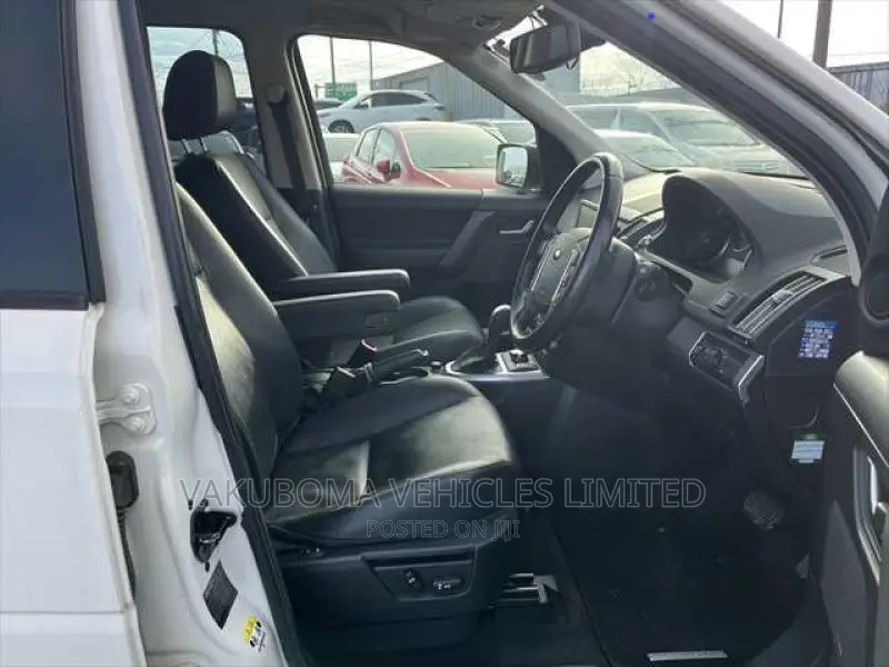 Land Rover Freelander 2010 Pearl