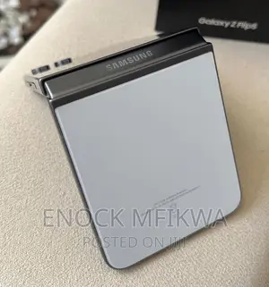 New Samsung Galaxy Z Flip5 256 GB Black
