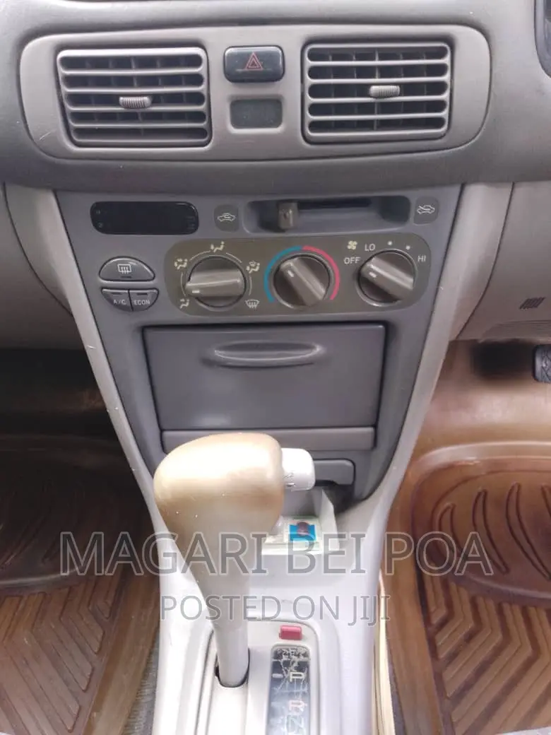 Toyota Corolla 2004 White