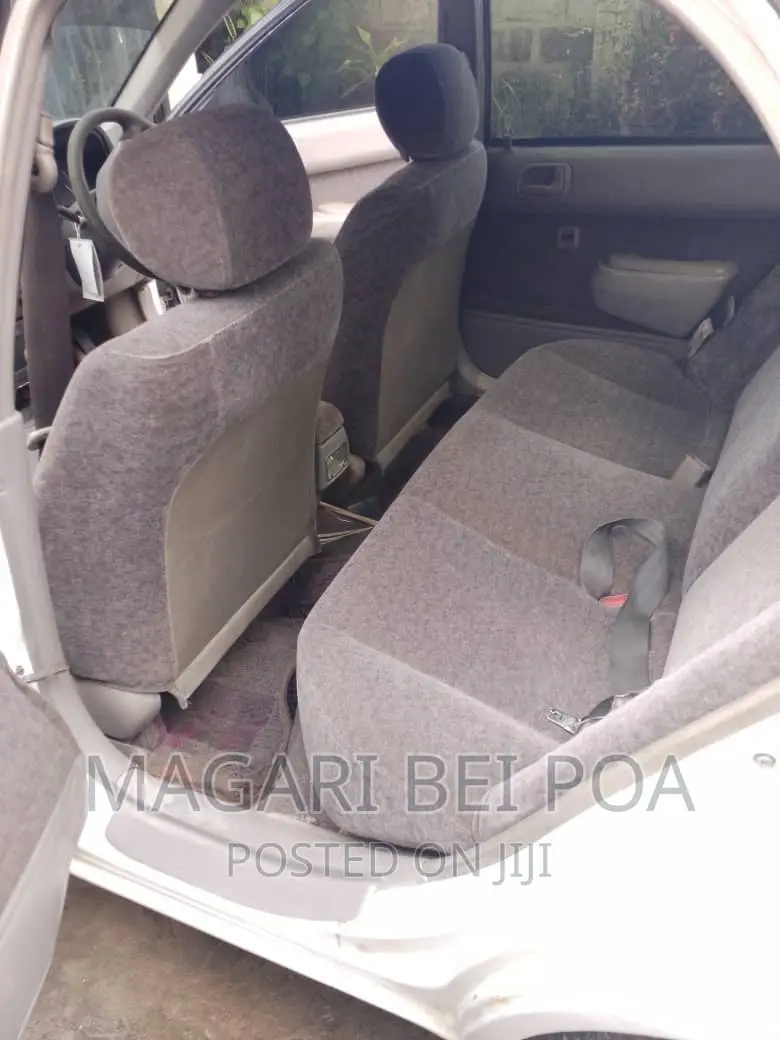 Toyota Corolla 2004 White
