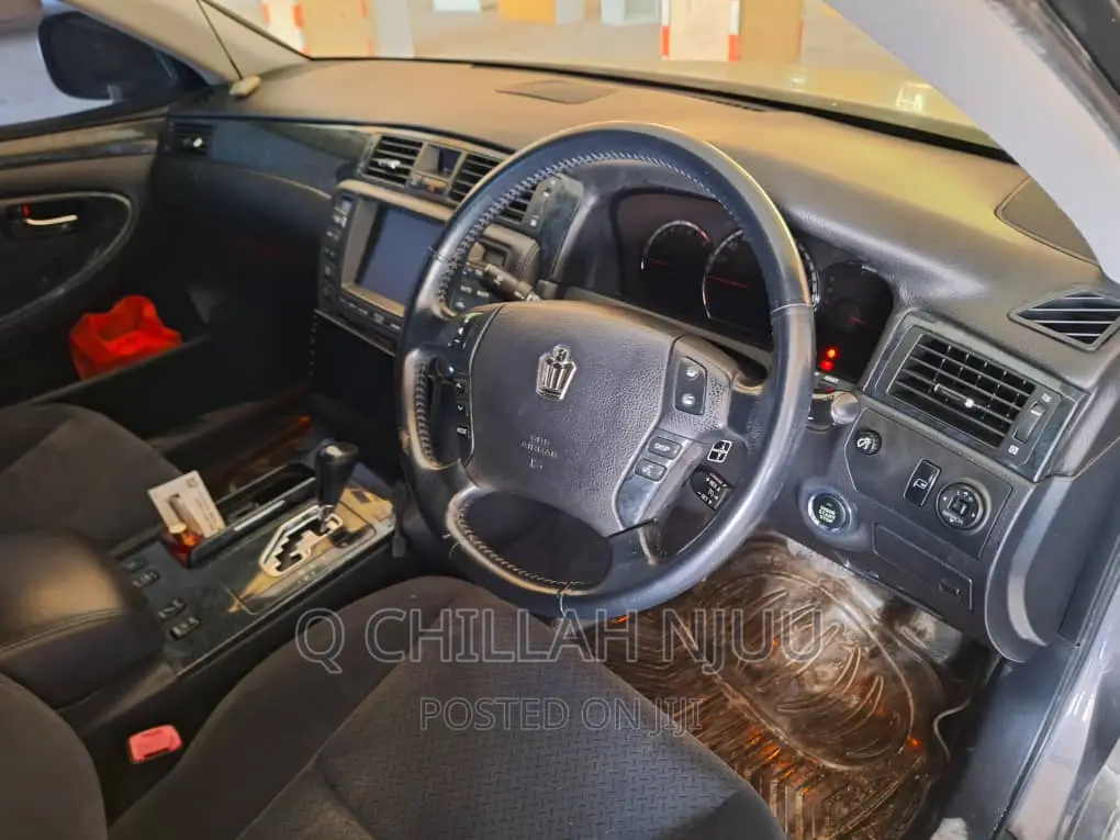 Toyota Crown 2007 Gray