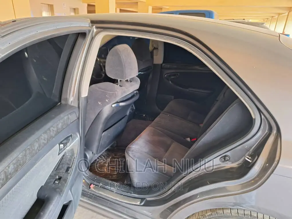 Toyota Crown 2007 Gray