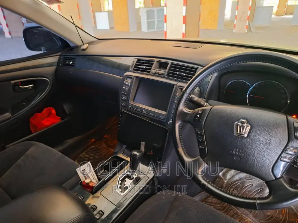 Toyota Crown 2007 Gray