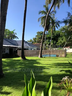 3bdrm House in Beach House for sale