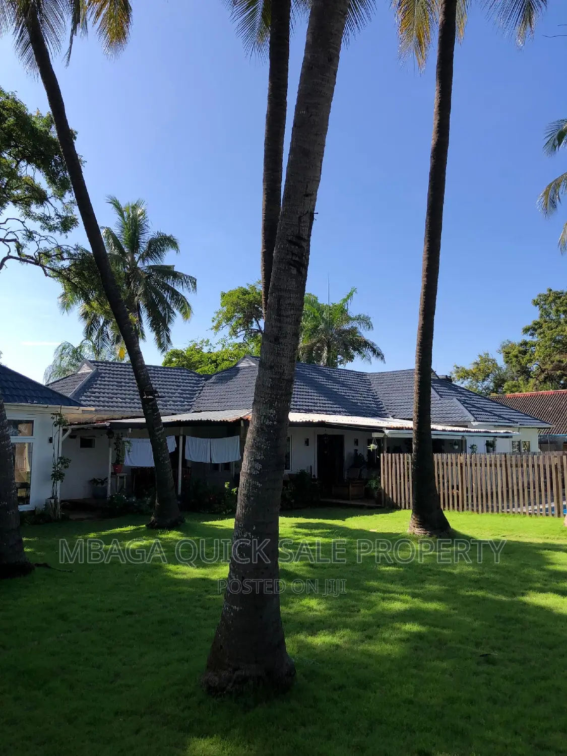 3bdrm House in Beach House for sale