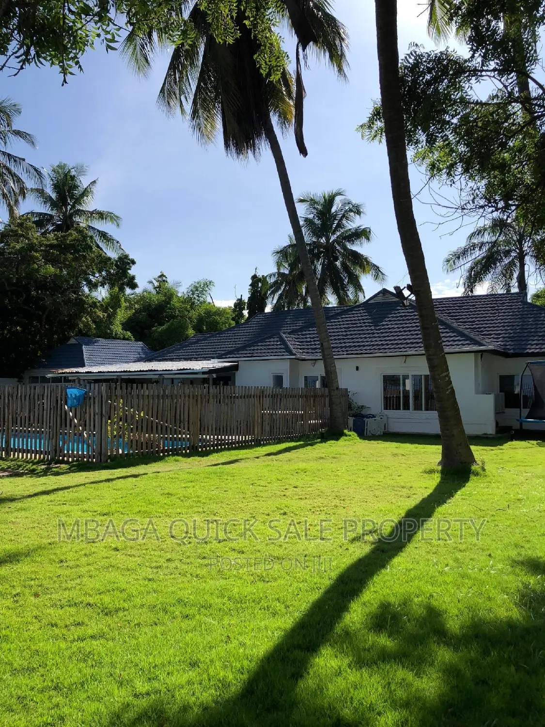 3bdrm House in Beach House for sale