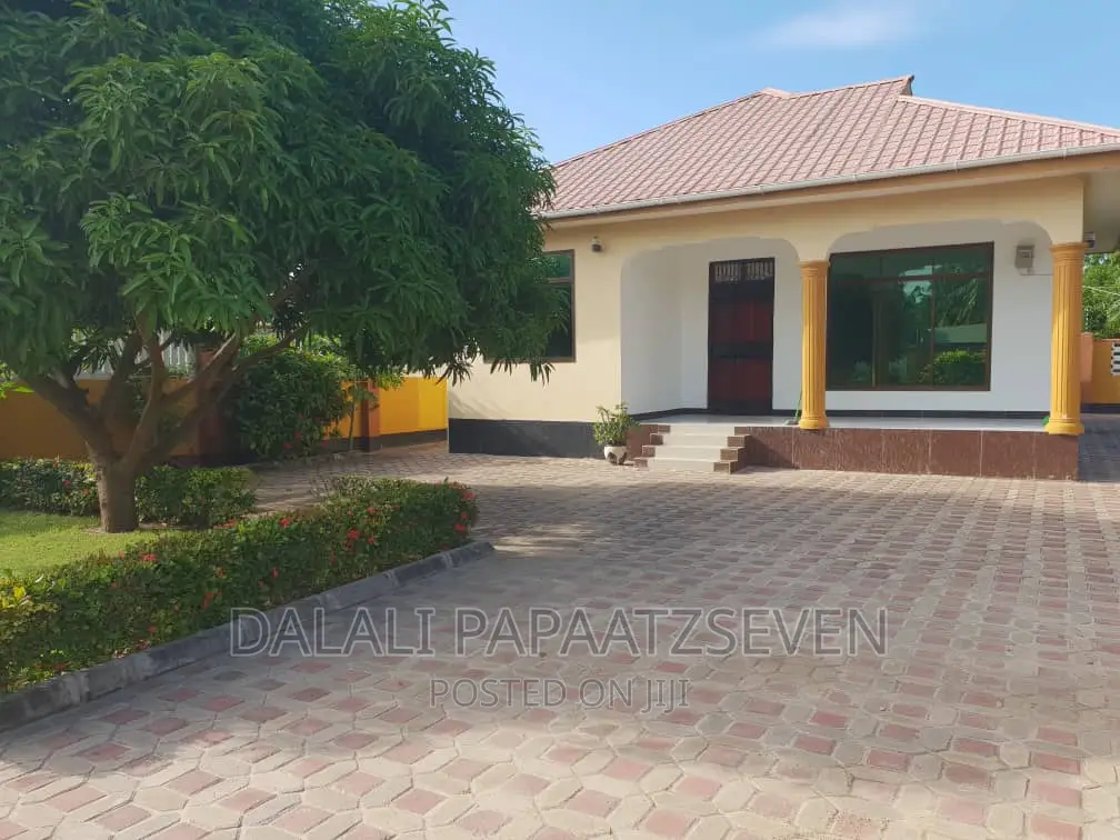 3bdrm House in Dalalipapaatzseven, Kinondoni for rent