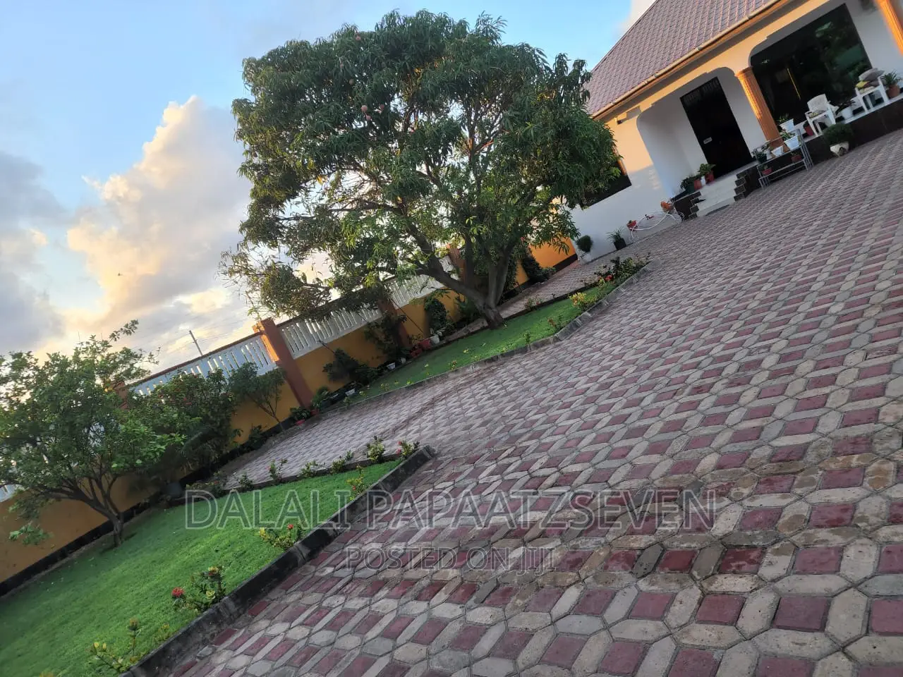 3bdrm House in Dalalipapaatzseven, Kinondoni for rent