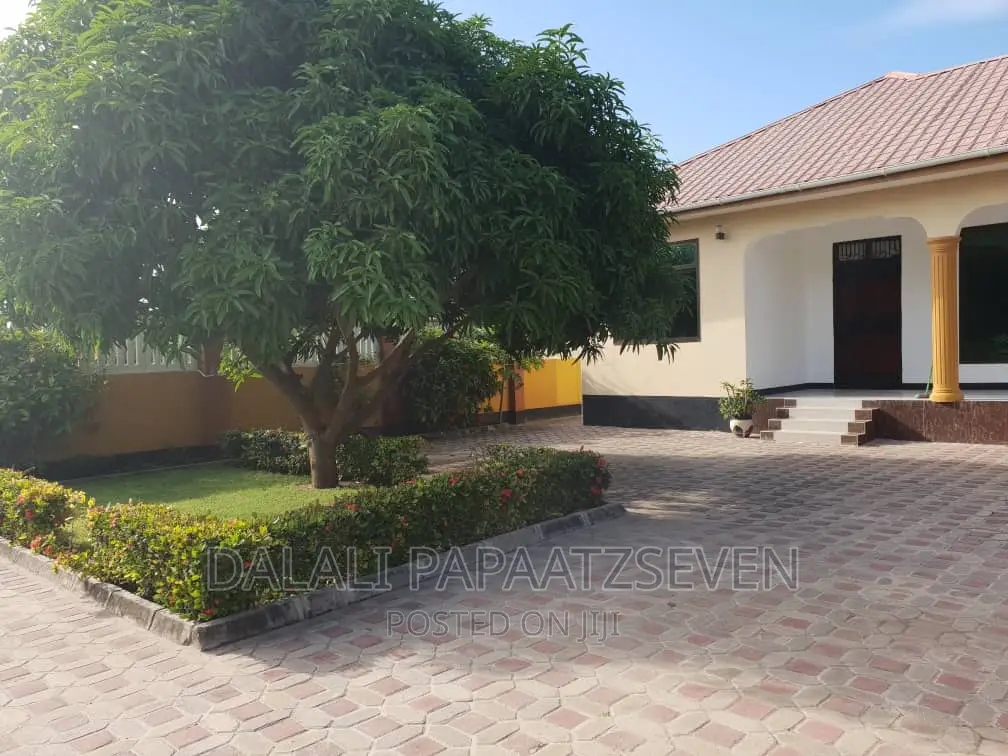 3bdrm House in Dalalipapaatzseven, Kinondoni for rent