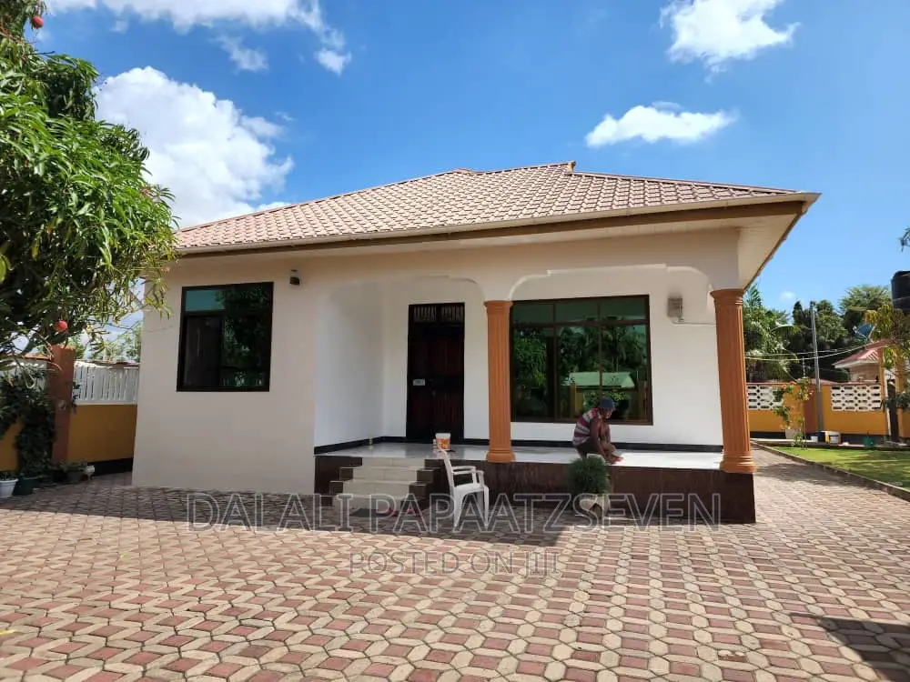3bdrm House in Dalalipapaatzseven, Kinondoni for rent
