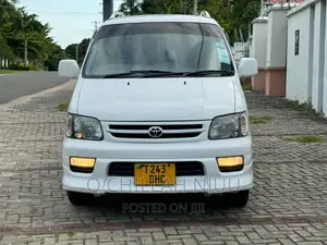 Toyota Noah 2007 White