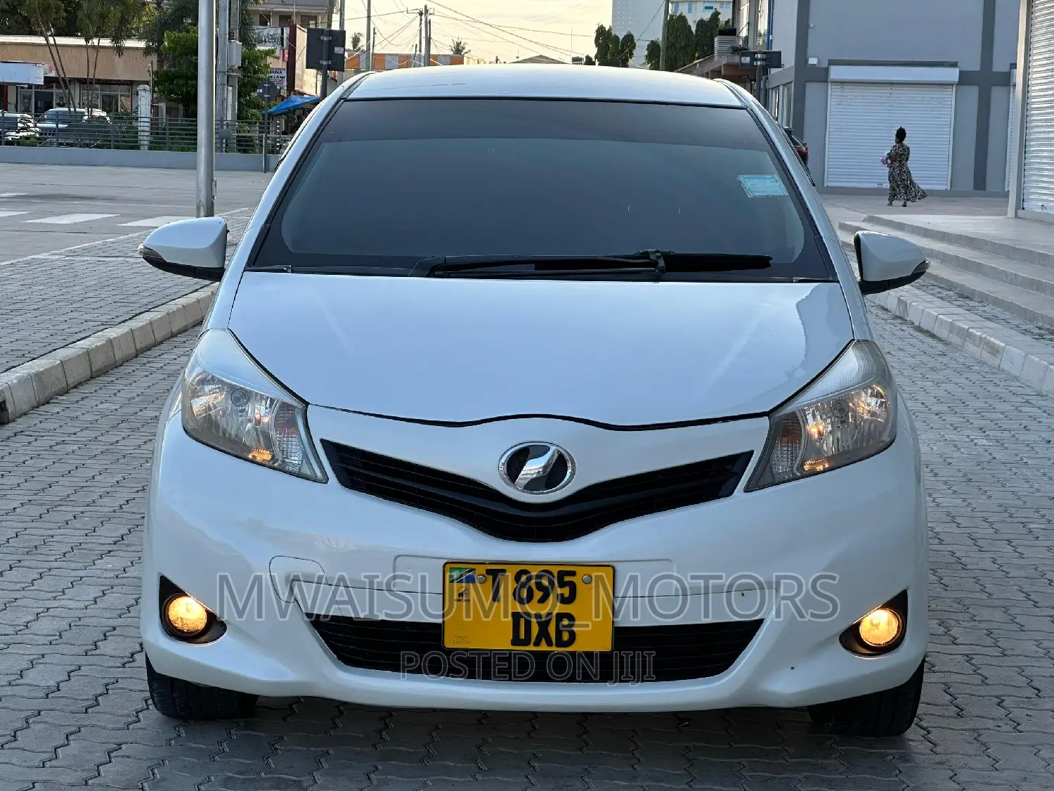 Toyota Vitz 2013 White