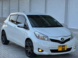 Toyota Vitz 2013 White