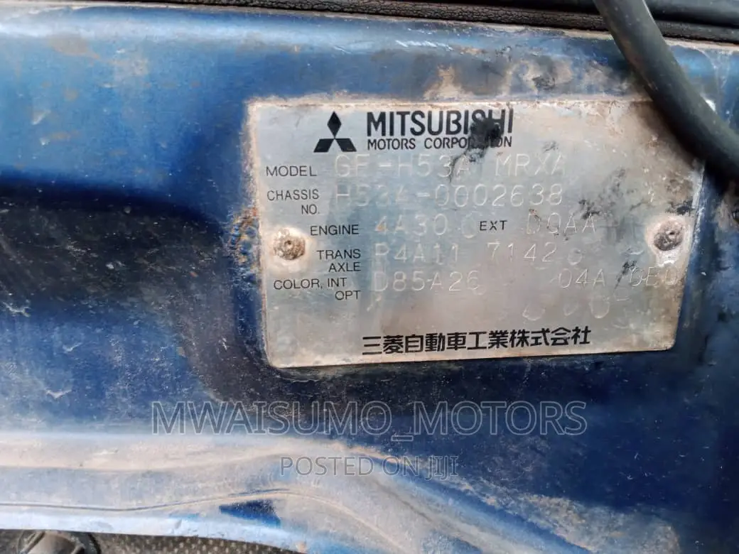Mitsubishi Pajero 2000 Blue