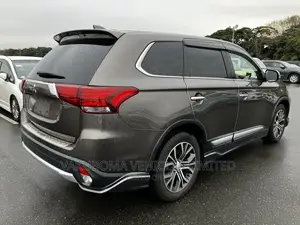 Mitsubishi Outlander 2017 Gray