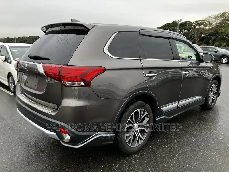 Mitsubishi Outlander 2017 Gray