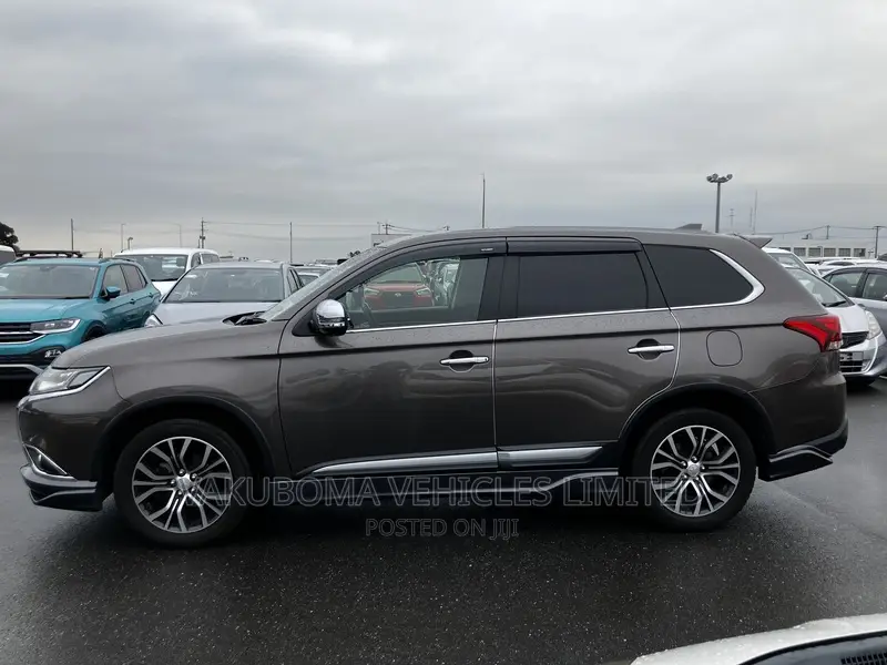 Mitsubishi Outlander 2017 Gray