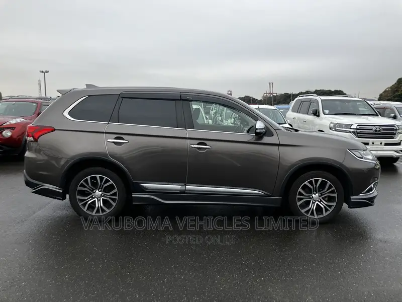 Mitsubishi Outlander 2017 Gray