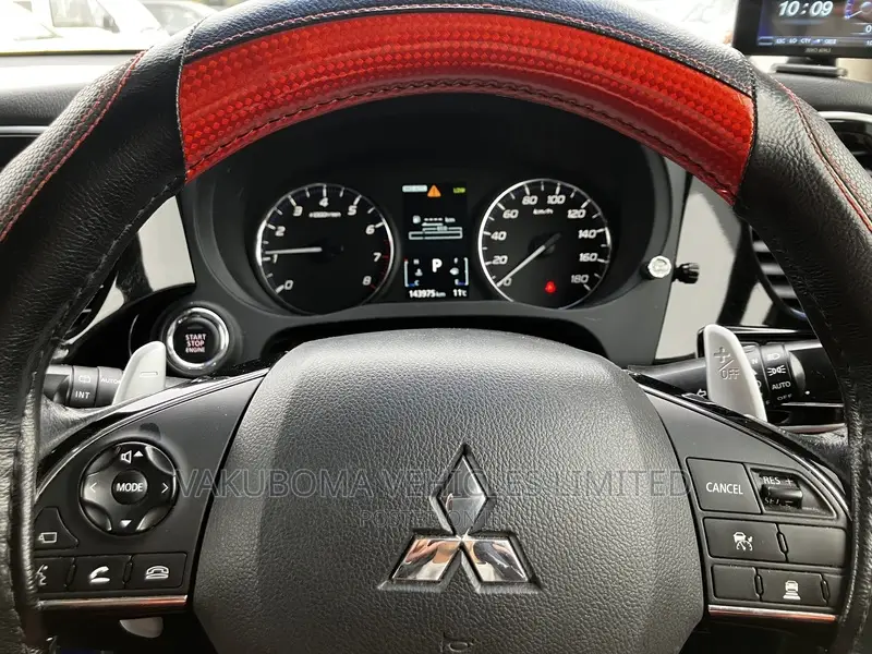 Mitsubishi Outlander 2017 Gray