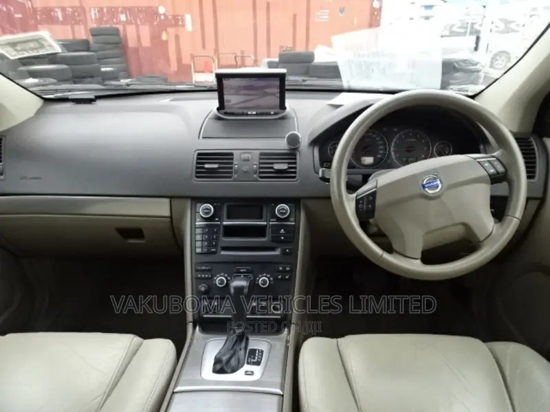 Volvo XC90 2010 Pearl