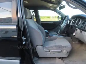 Toyota Hilux Surf 2003 Black