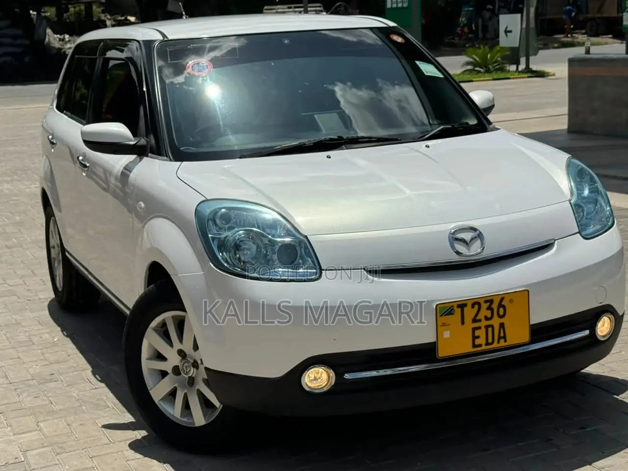 Mazda Verisa 2008 White