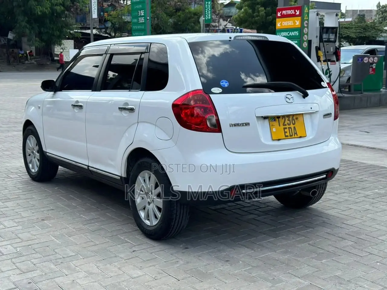 Mazda Verisa 2008 White