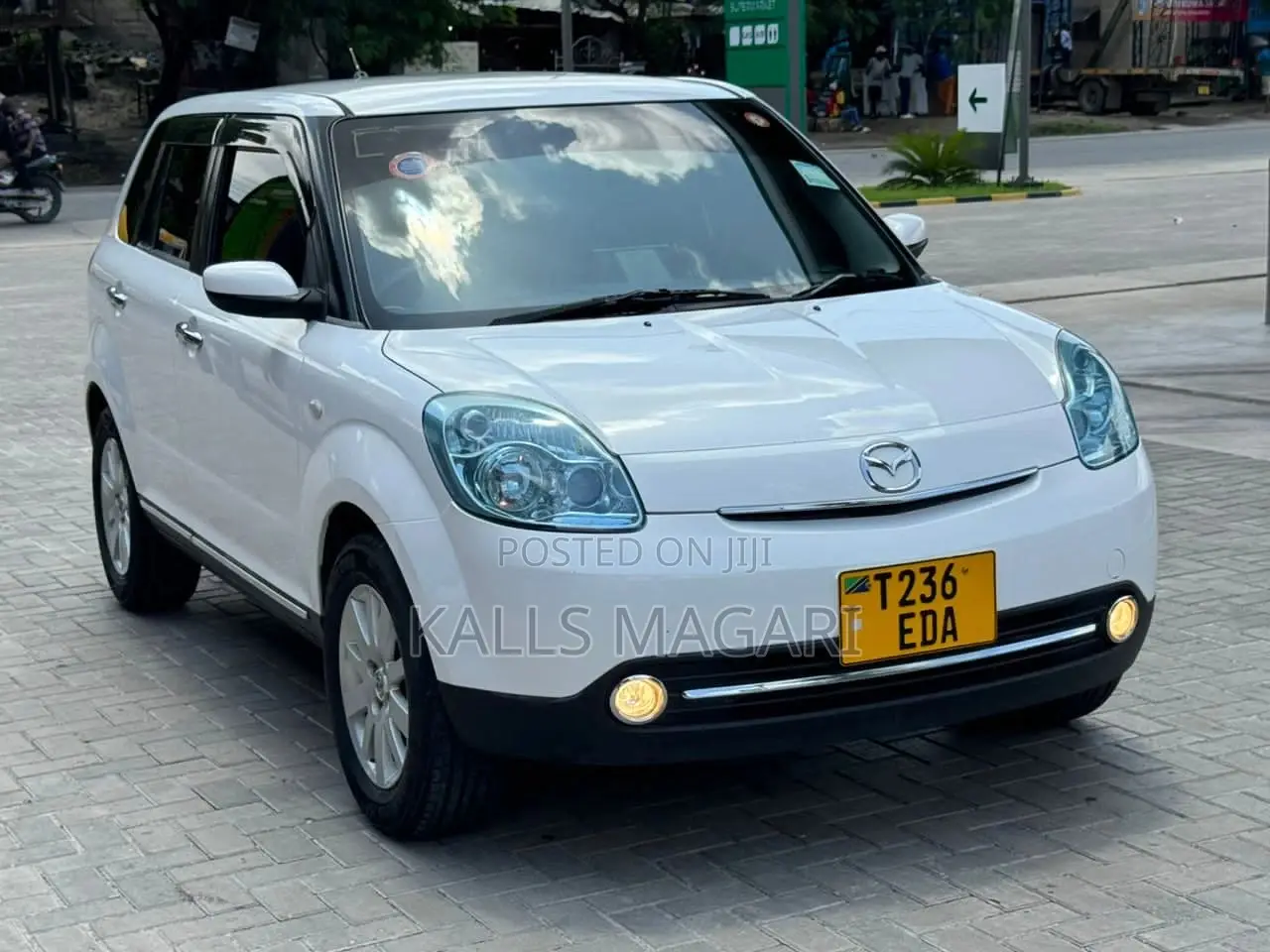 Mazda Verisa 2008 White