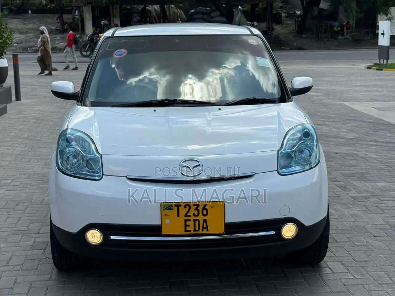 Mazda Verisa 2008 White