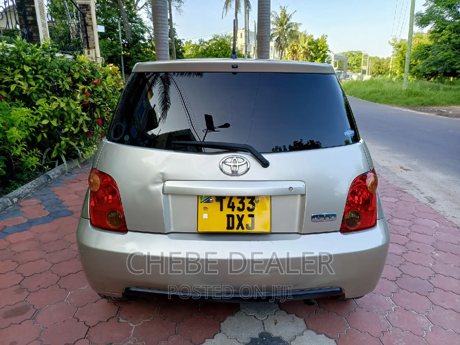 Toyota IST 2002 Gold