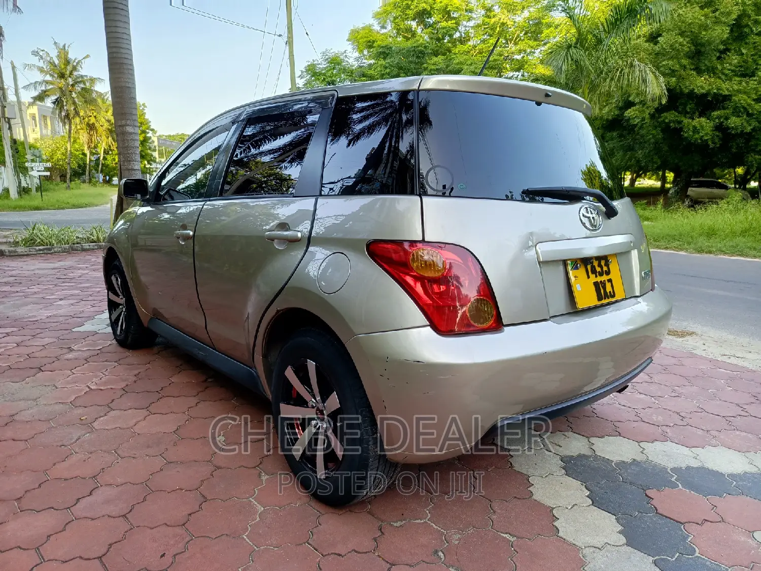 Toyota IST 2002 Gold