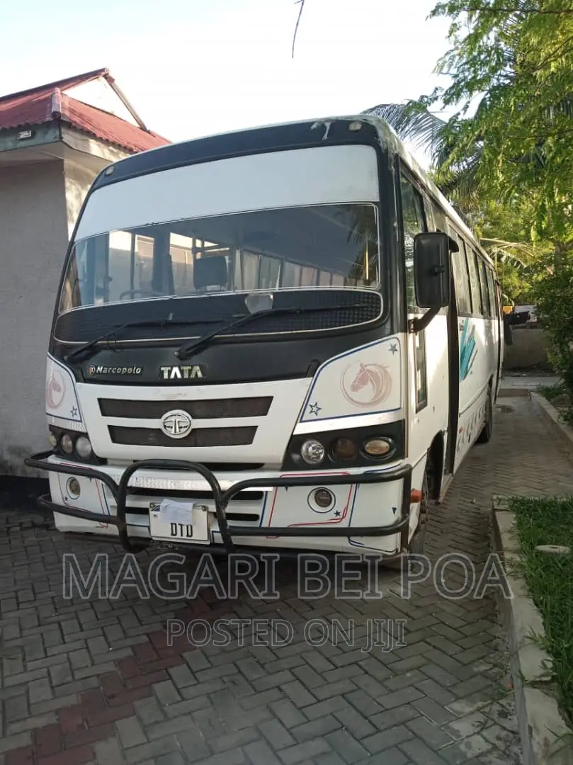 Tata Starbus Ultra Skool 2004 White