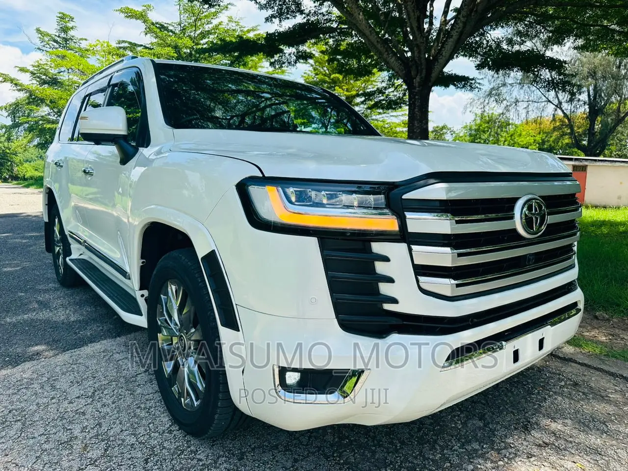 Toyota Land Cruiser 2022 White