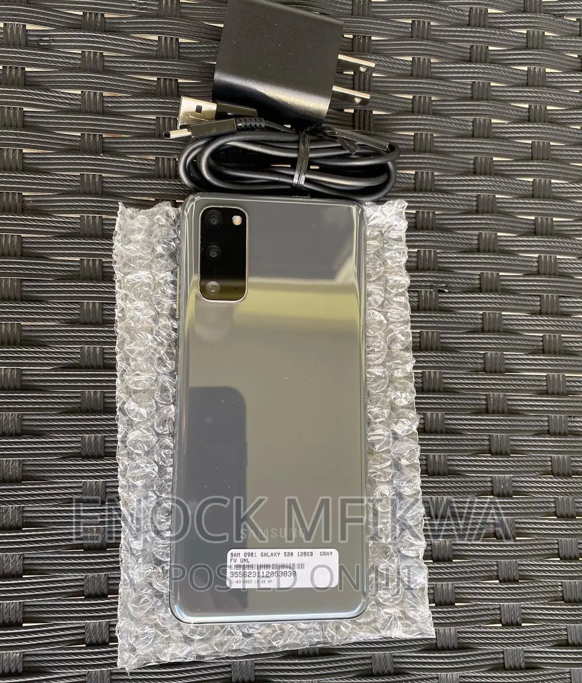 New Samsung Galaxy S20 128 GB Black