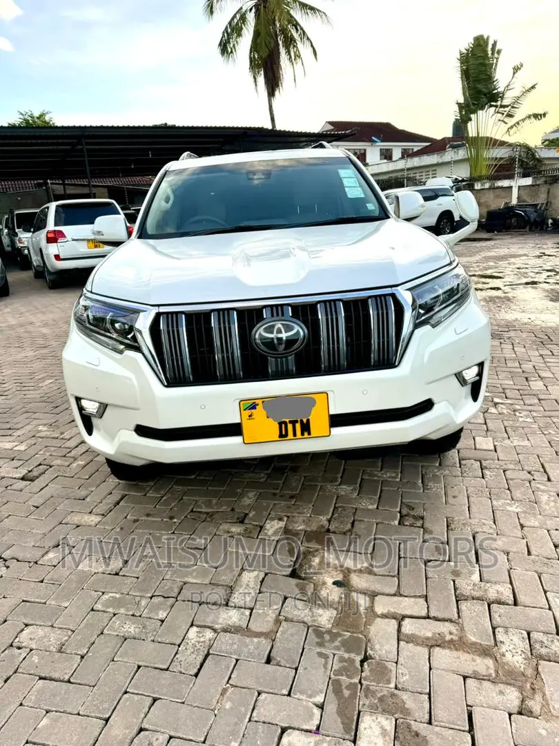 Toyota Land Cruiser Prado 2018 White
