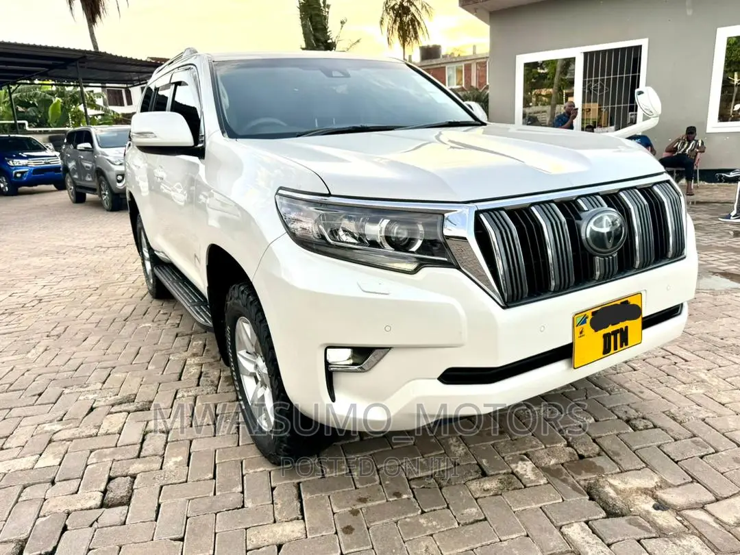 Toyota Land Cruiser Prado 2018 White