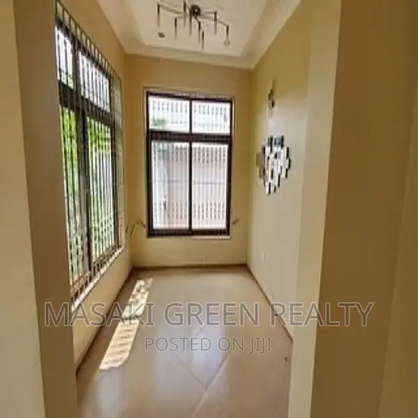 4bdrm House in Ununio Beach, Kunduchi for sale