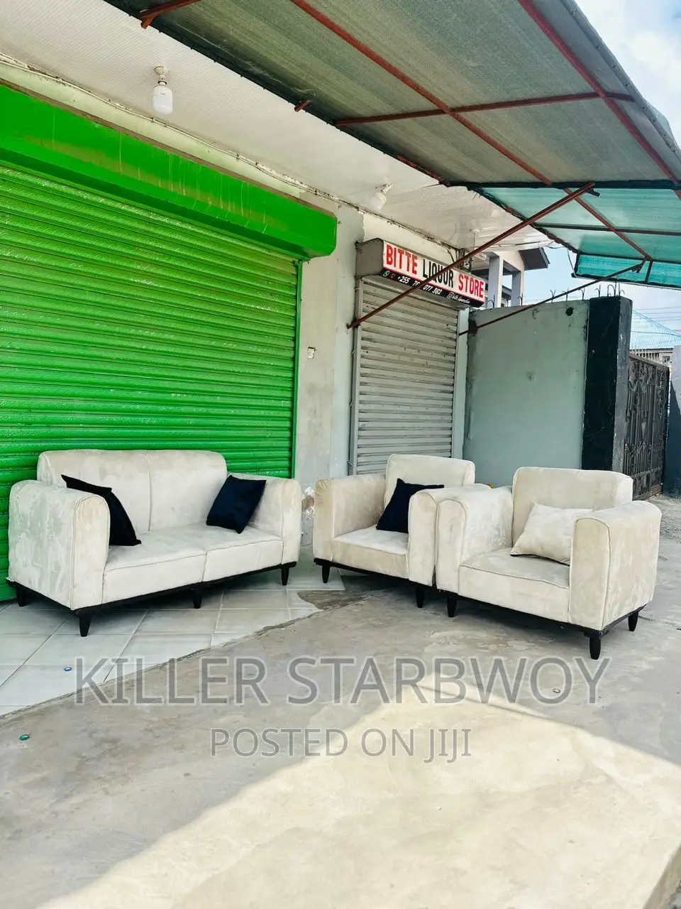 Sofa Nzur Mno Zote Kwa Pamoja