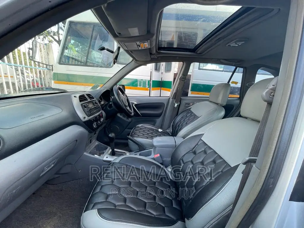 Toyota RAV4 2004 Gray
