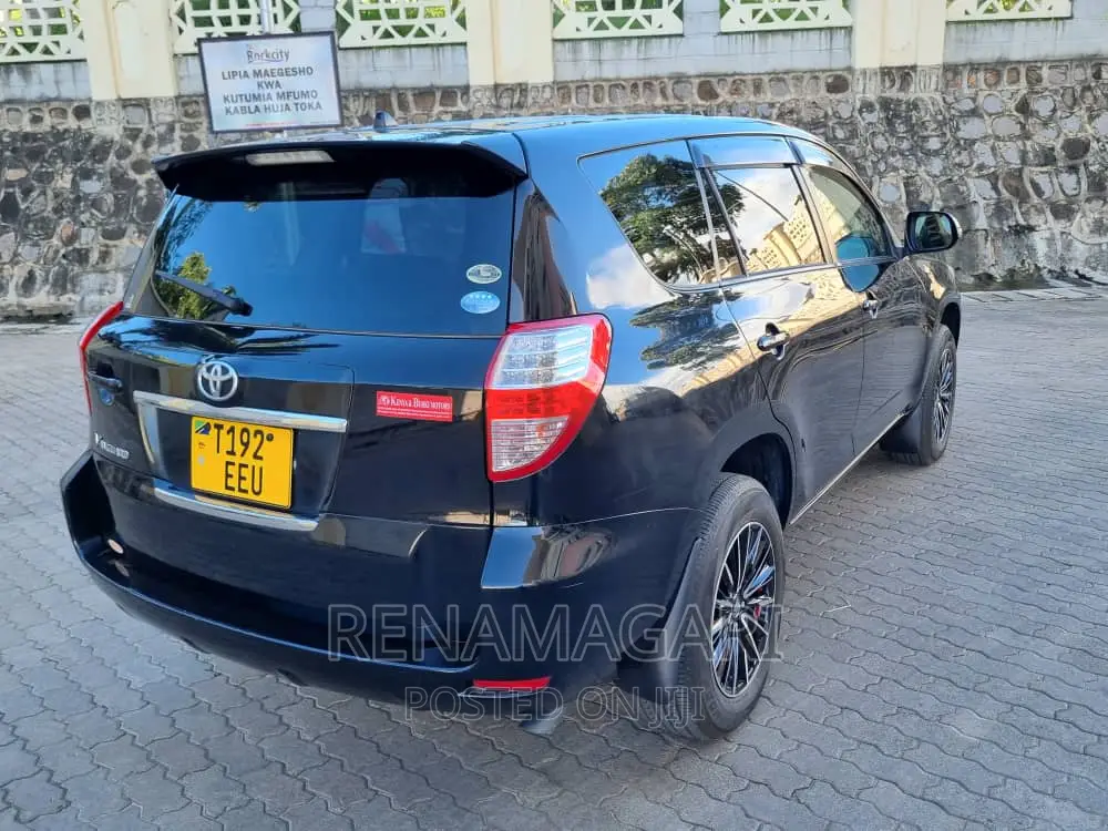 Toyota Vanguard 2010 Black