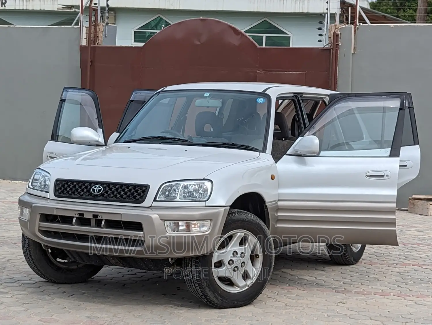 Toyota RAV4 1999 Beige