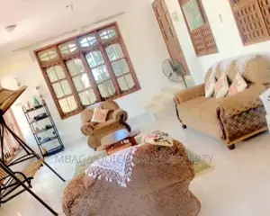 5bdrm House in Msasani for sale