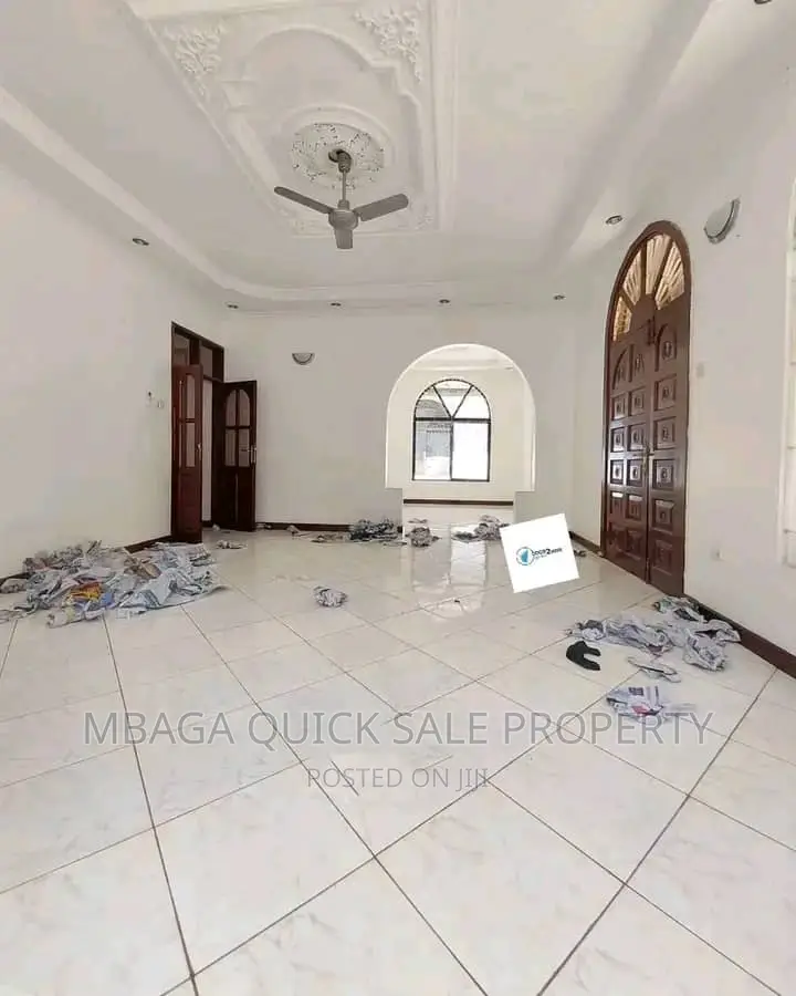 3bdrm House in Mikocheni for rent