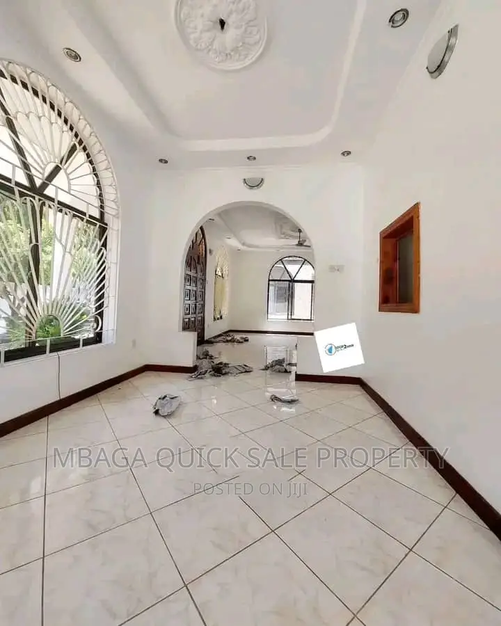 3bdrm House in Mikocheni for rent