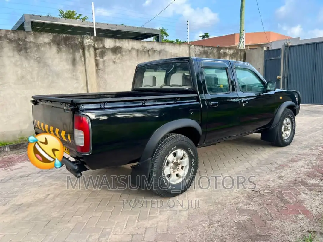 Nissan Hardbody 2007 Black