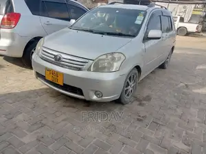 Toyota Raum 1.5 FWD 2005 Silver