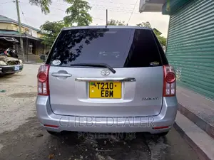 Toyota Raum 2008 Silver