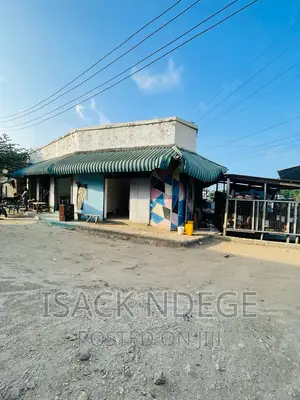 Fremu Za Biashara Zinauzwa Mwenge