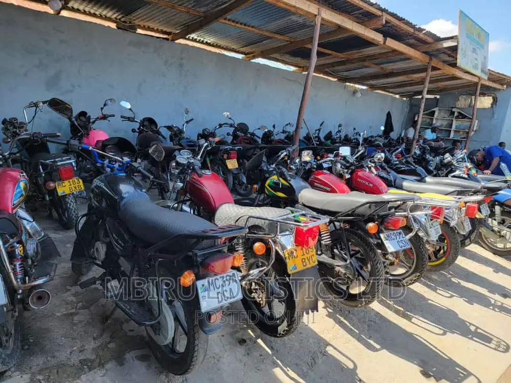 Bajaj Boxer 125 2023